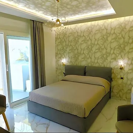 Elite Hotel 4*